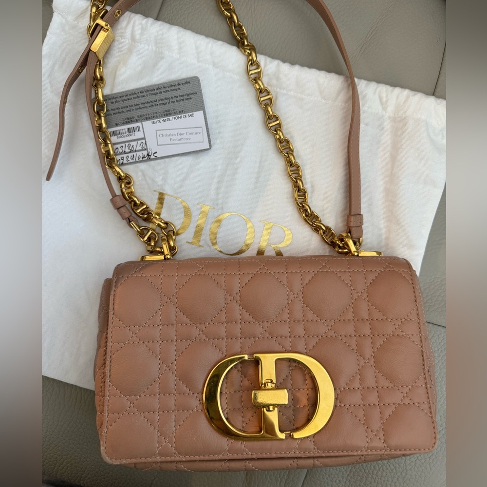 Medium Dior Caro Bag powder pink.